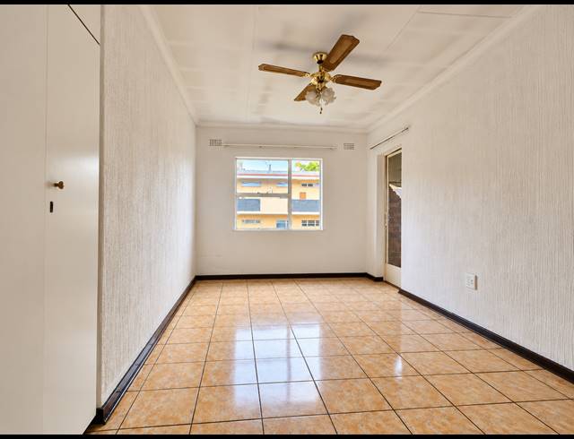 2 BEDROOM FLAT FOR SALE IN THREE RIVERS